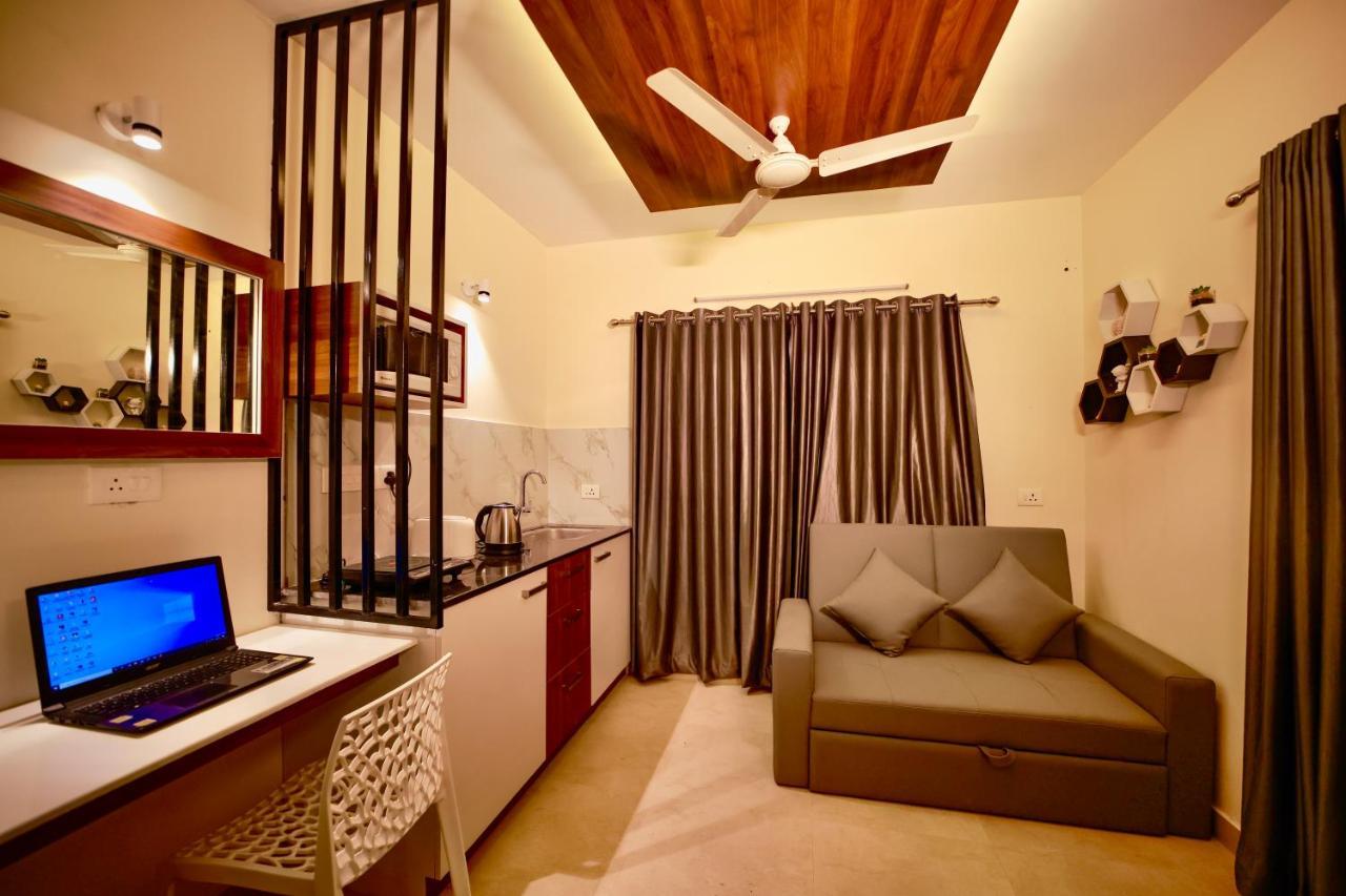 Green Royale Living Spaces - Luxury Serviced Apartments Thiruvananthapuram Bagian luar foto